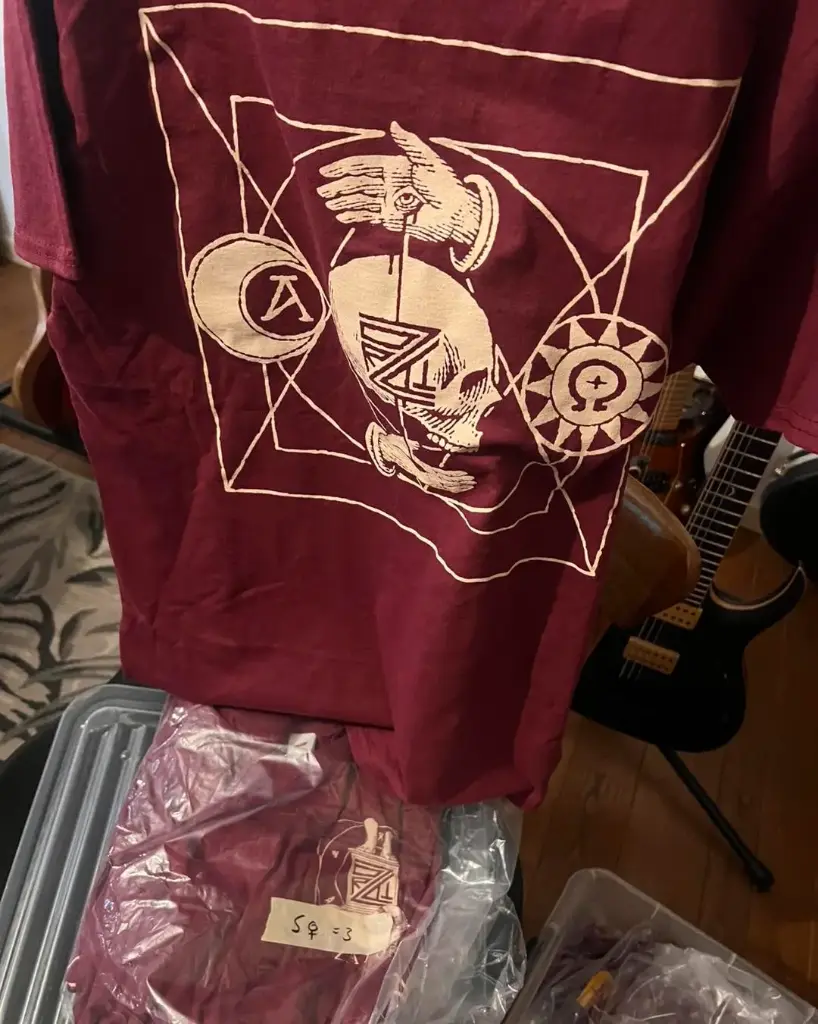 Alizarin T-shirt